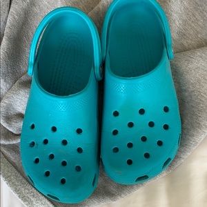 crocs